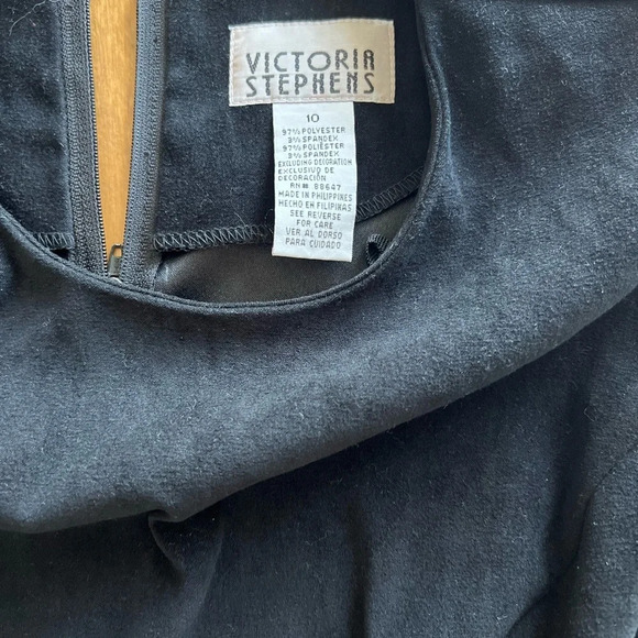 Vintage 90’s VICTORIA STEPHENS Black Suede Velvet dress with slit - Picture 5 of 10